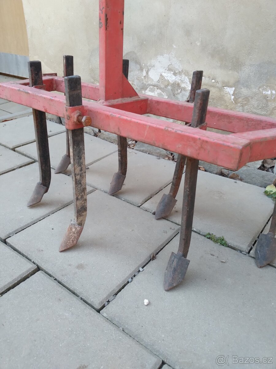 Háky na kultivaci zahradky vari