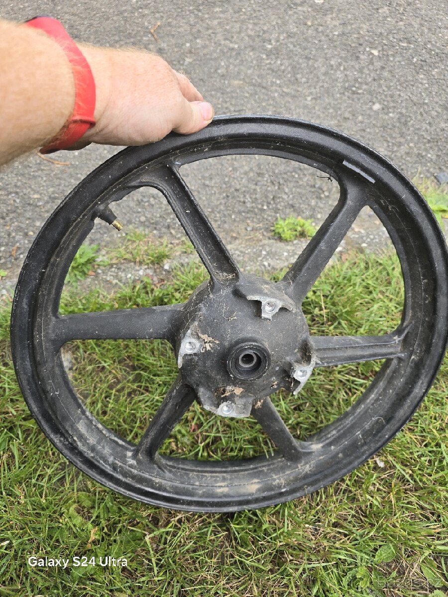 Honda CBR 125 zadni ráfek (kolo)