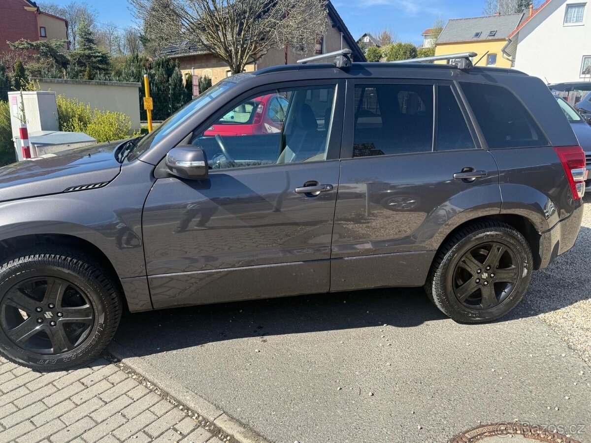 Suzuki Grand Vitara 2.4i Club benzín 124kw