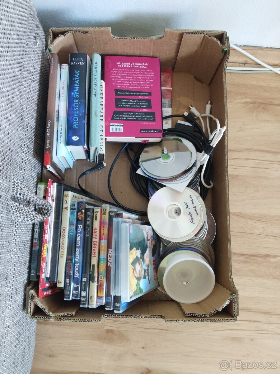 DVD a knížky