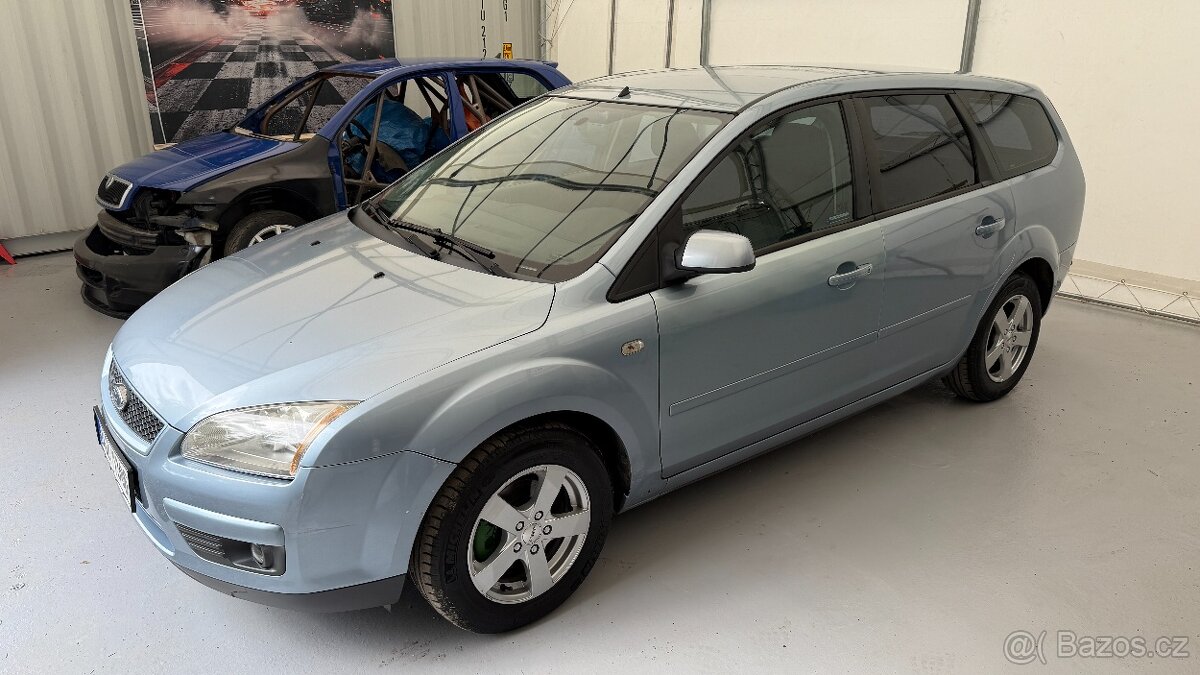 Ford Focus kombi 1.6i 74kw - možnost splátek