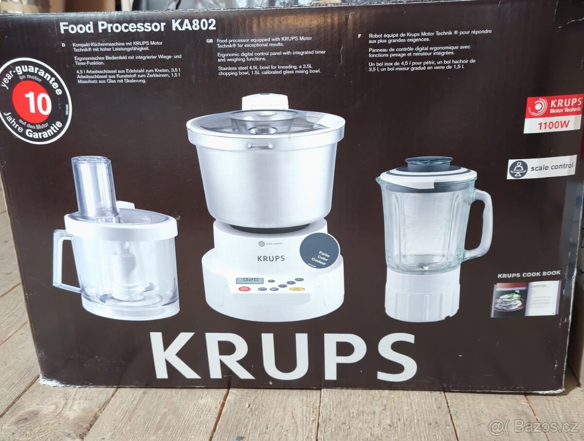 Kuchyňský multifunkční robot, mixér, strouhač, mlýnek