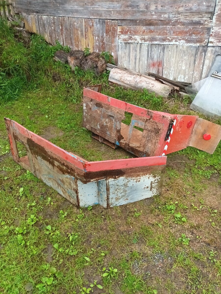 Blatníky zetor 5611 atd. Na opravu.