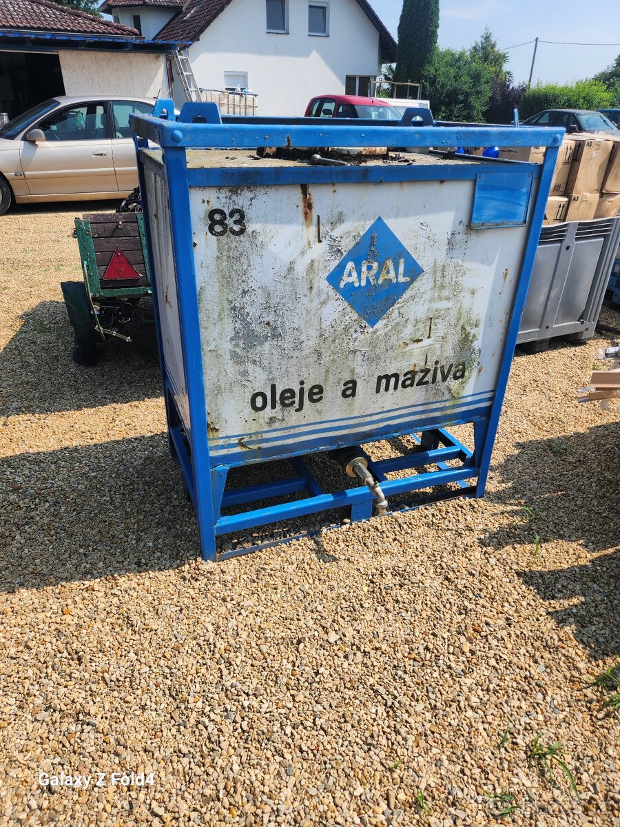 PRODÁM KOVOVOU NÁDRŽ NA OLEJE A MAZIVA – ZNAČKA ARAL
