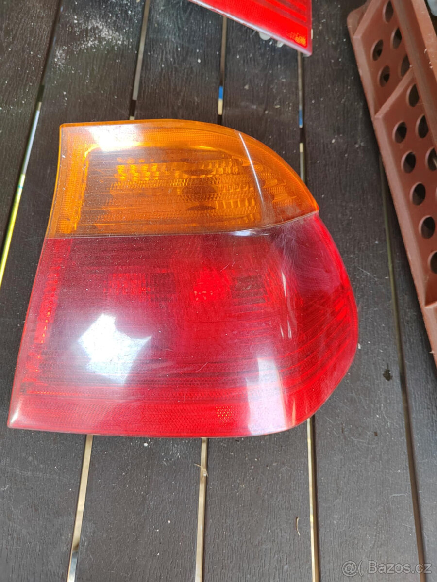 BMW E46, zadní světla , sedan, přední blinkry