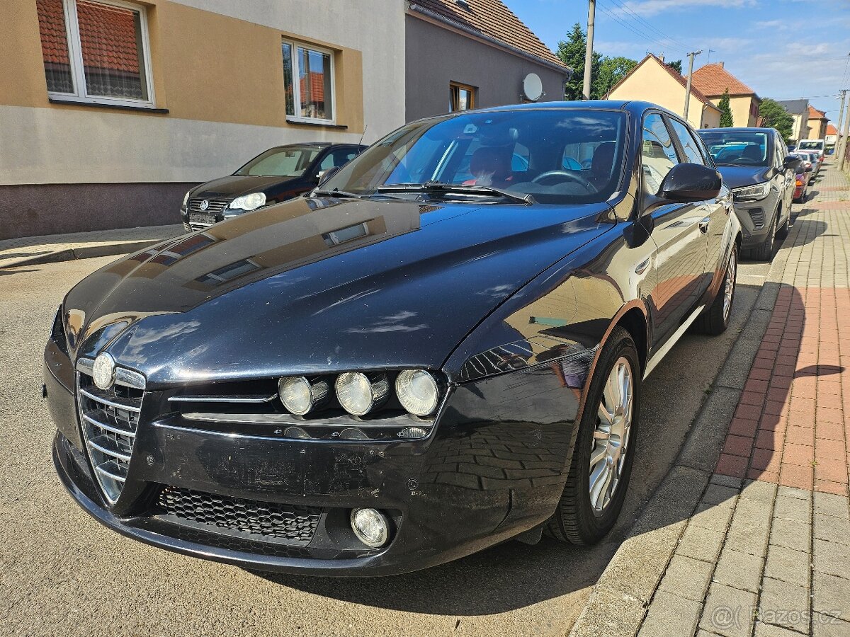 Alfa Romeo 159 2.4JTDm CERVENÁ KŮŽE