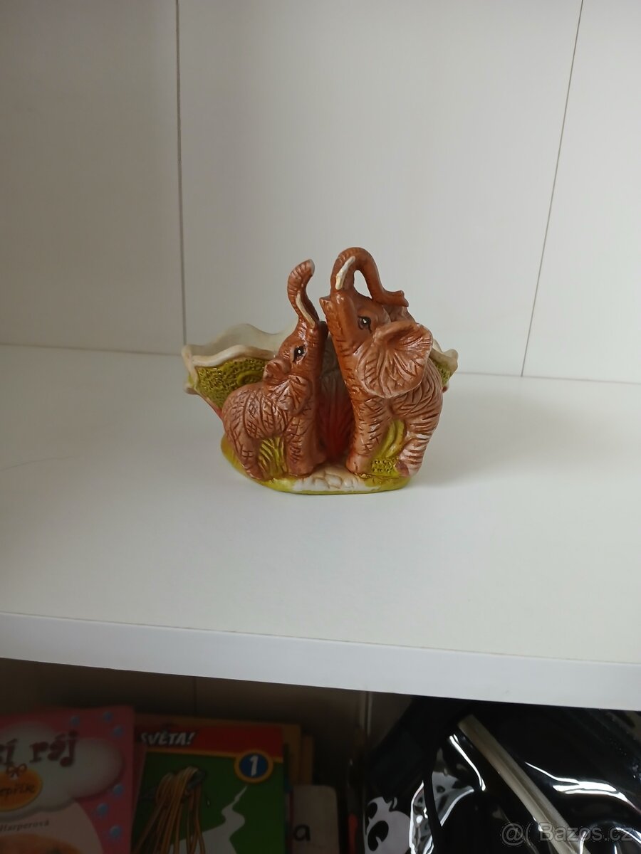 Keramická miska se slony