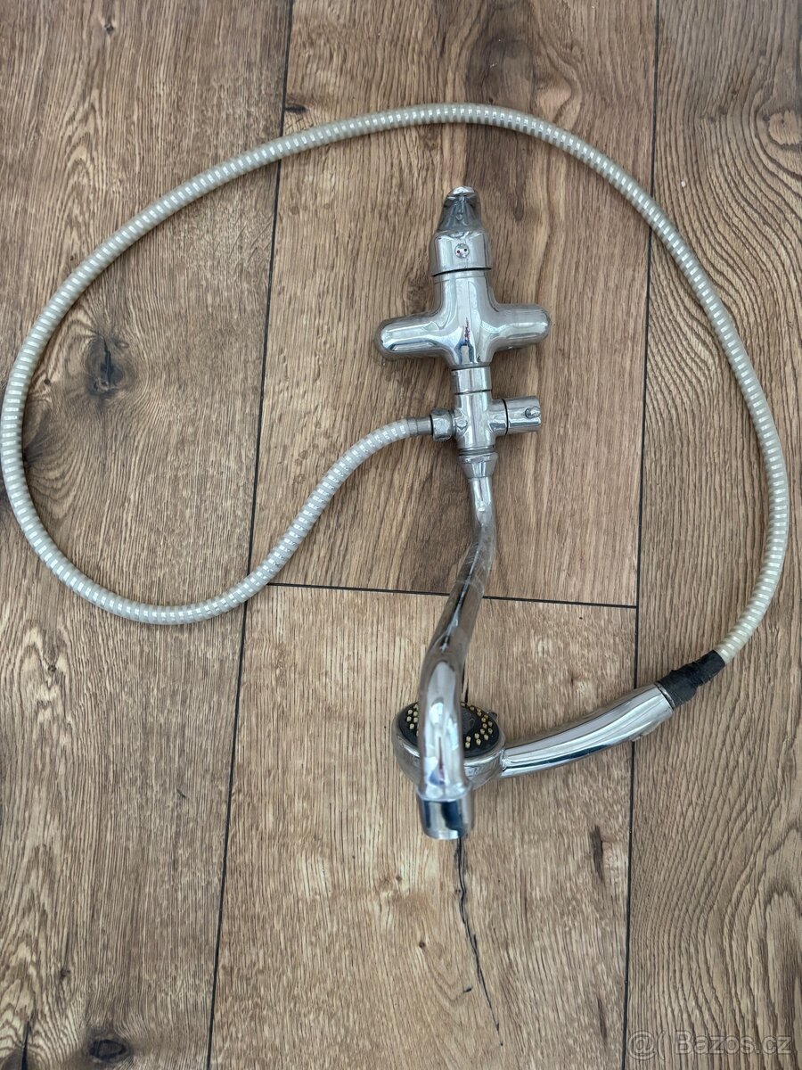 Vodovodní baterie se sprchou
