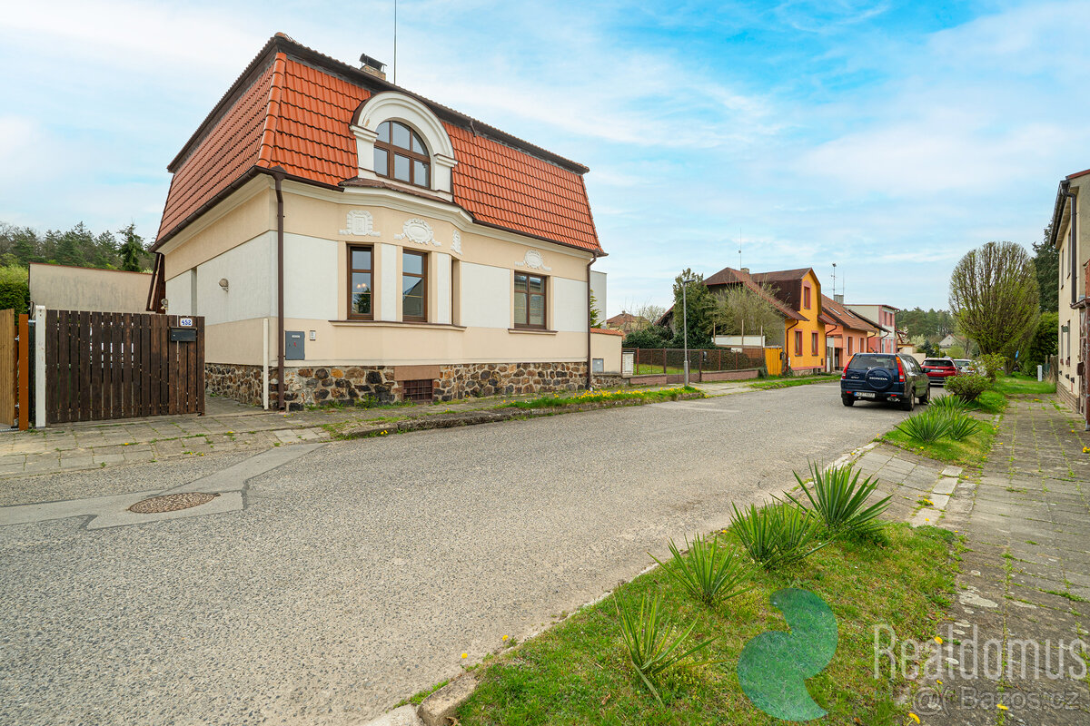 Prodej, dvougenerační rodinný dům,173m2, balkón, zahrada, Ve