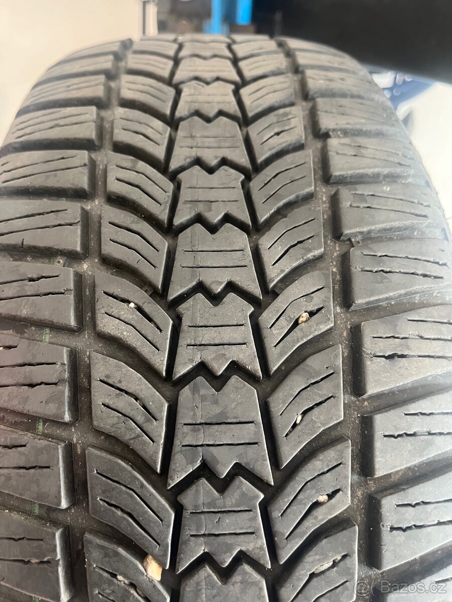 205/60/16 Sava zimni