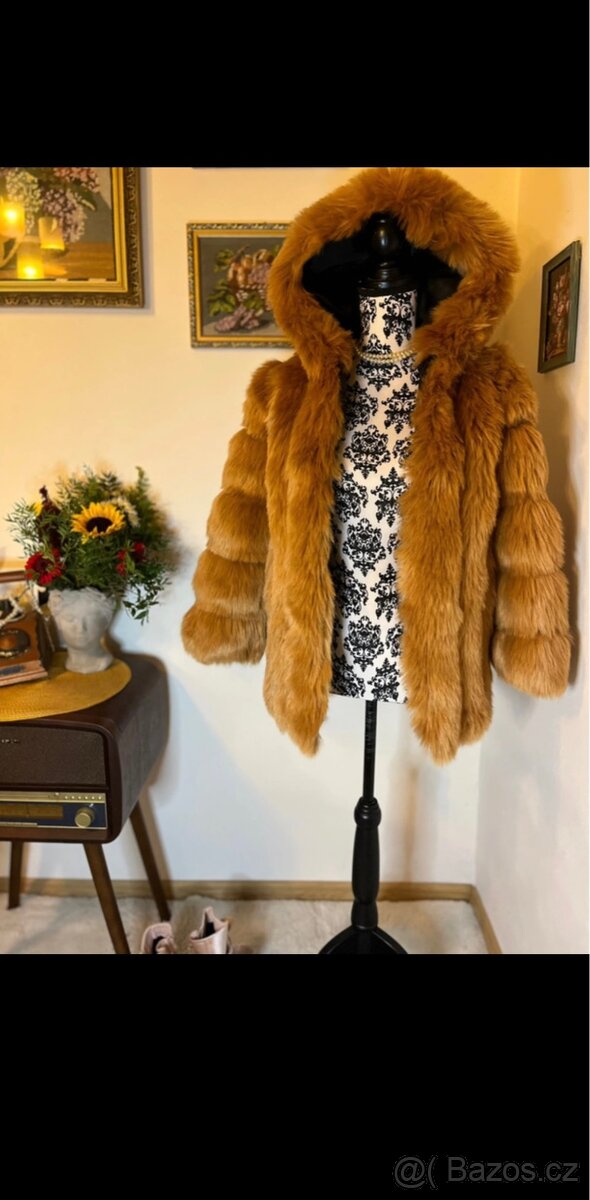 Medovo-karamelový kabát