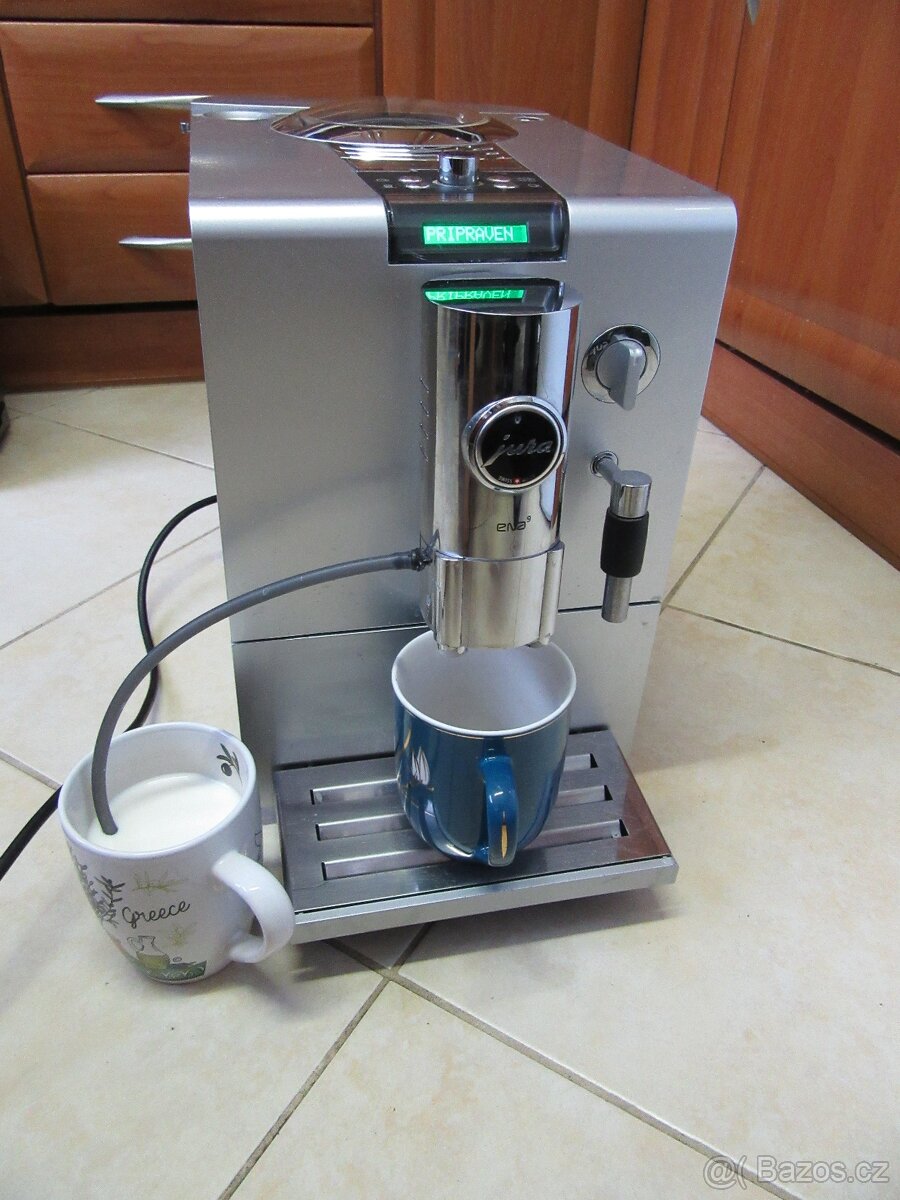 Nabízím kávovar Jura ENA 9. Plně funkční. Nejde o novou věc.