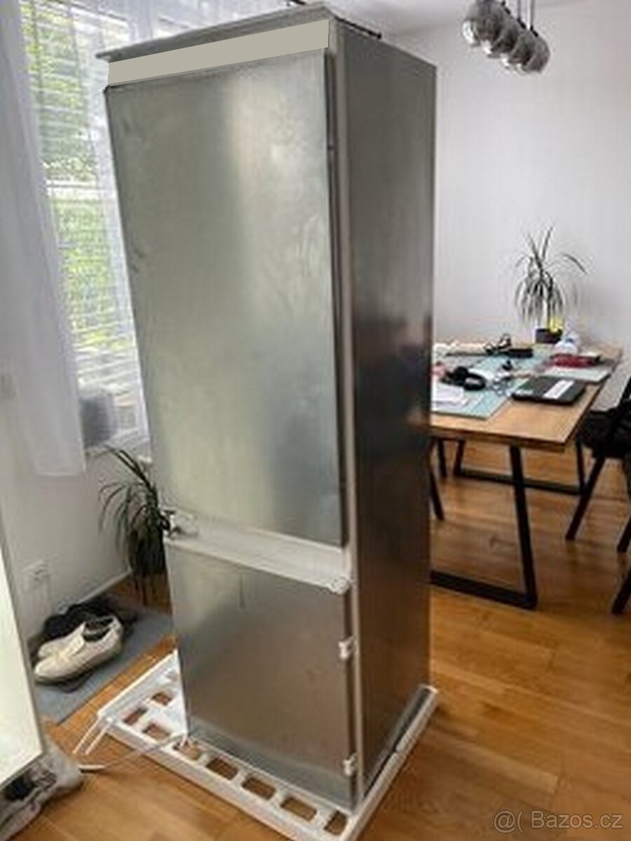 TOP VESTAVNÁ lednice s mrazákem SIEMENS