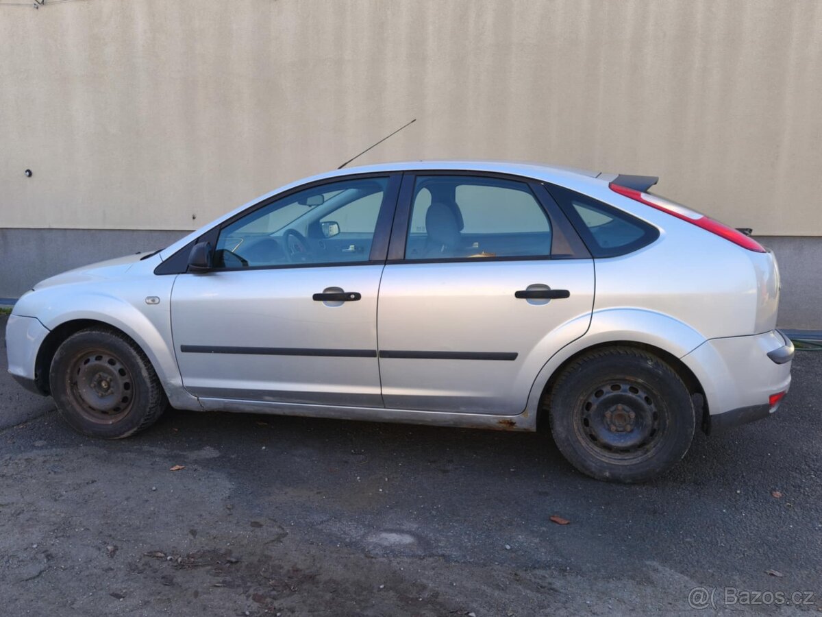 Ford Focus 1.6 16v benzi, 74kw r.v.2006,