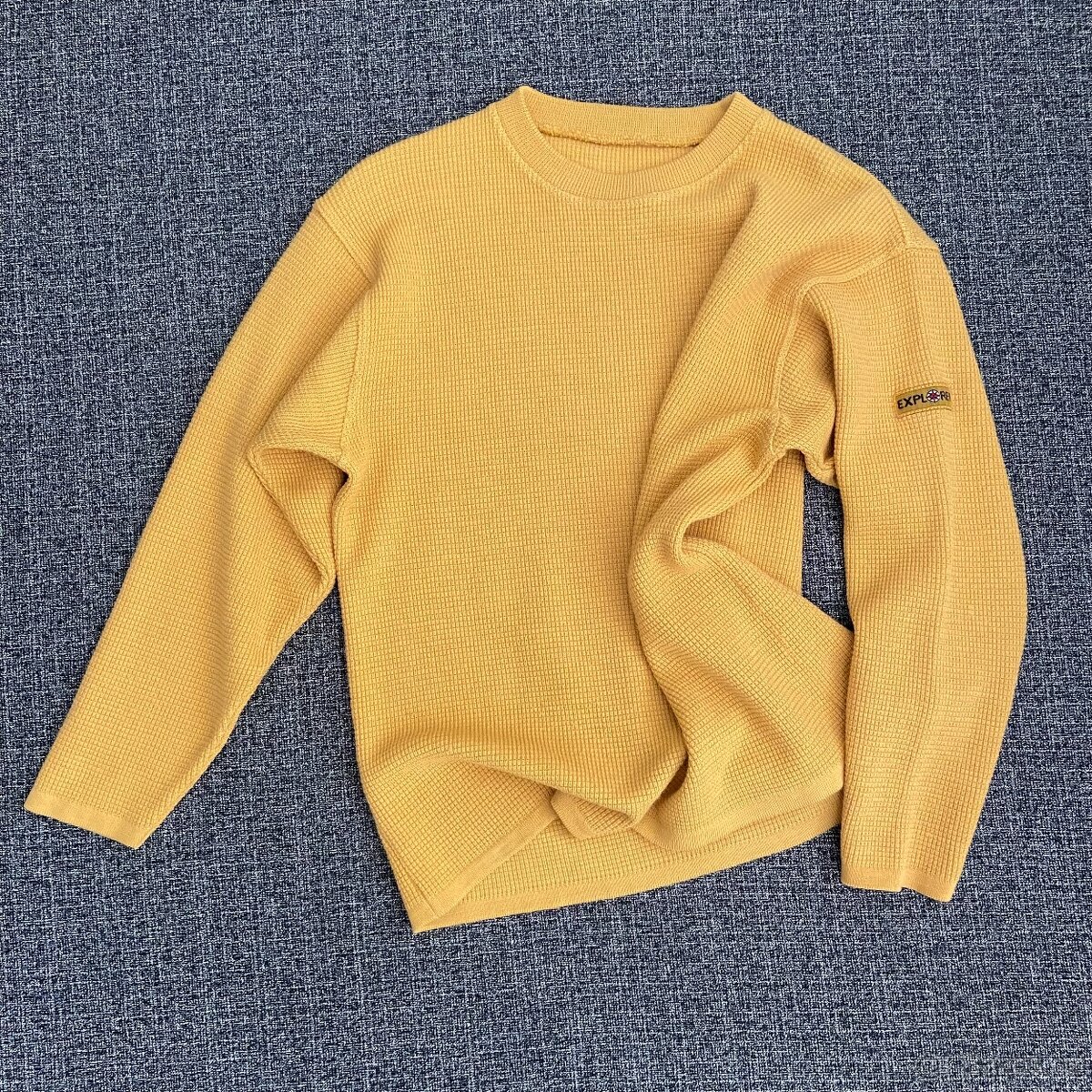 Pánský hořčícový vlněný svetr s kulatým výstřihem vel. М 48-