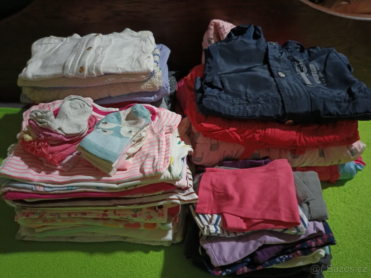 Set oblečení a doplňků pro holky