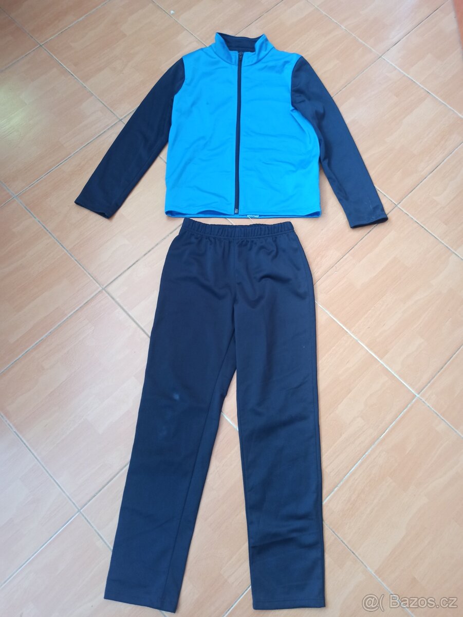 Tepláková souprava DECATHLON,vel.131-140