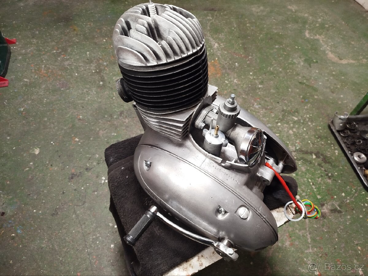 Prodám motor na kývačku Jawa 250/353 po generální opravě.
