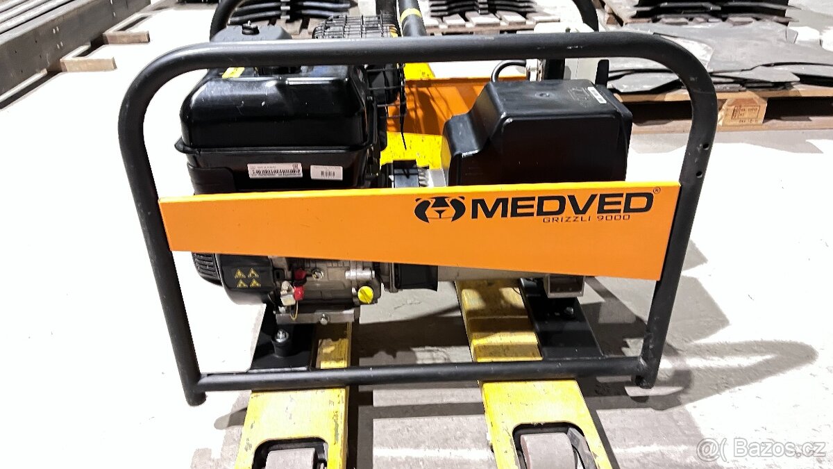 ELEKTROCENTRÁLA 9kVA/400V, GRIZZLI-9000 B