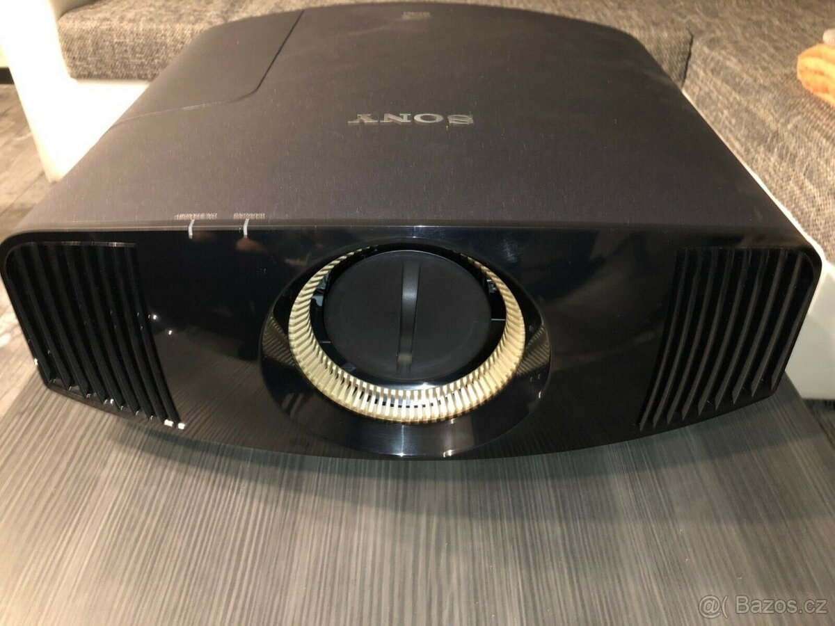 Sony VPL-VW360ES černý 4K SXRD projektor pro domácí kino, 15