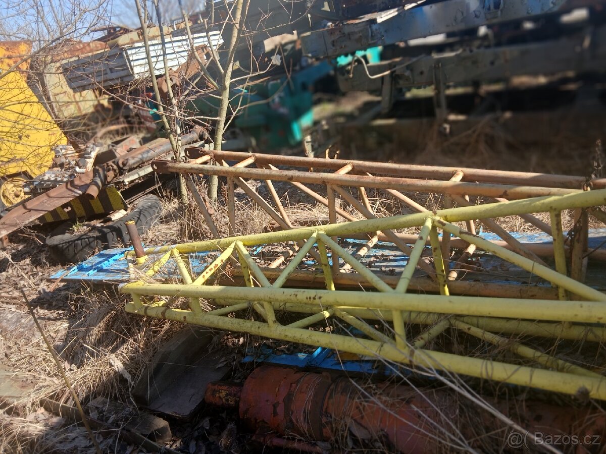 Krakorec , prodloužení. 063. TATRA 148.