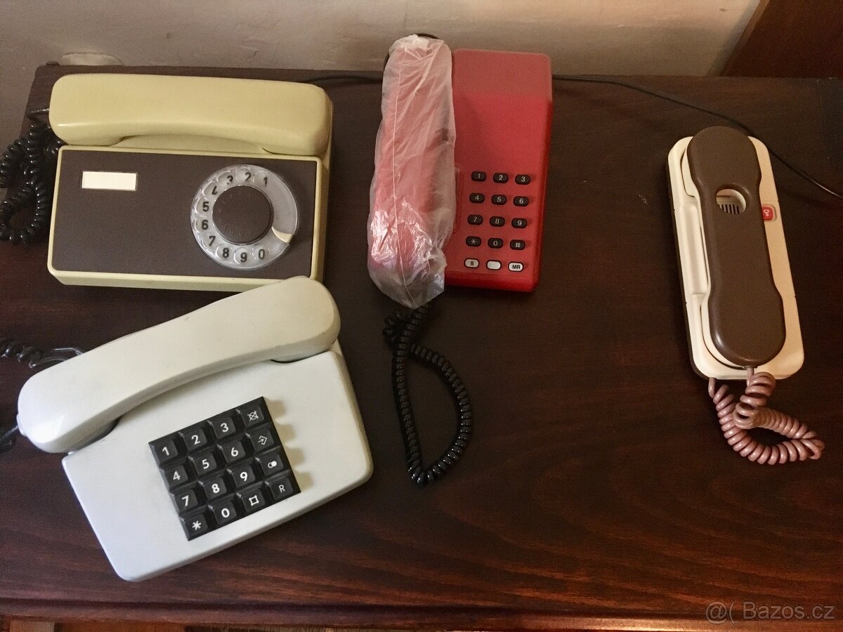 retro telefony / domácí telefon