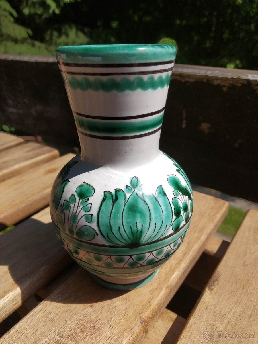 Keramická váza malovaná