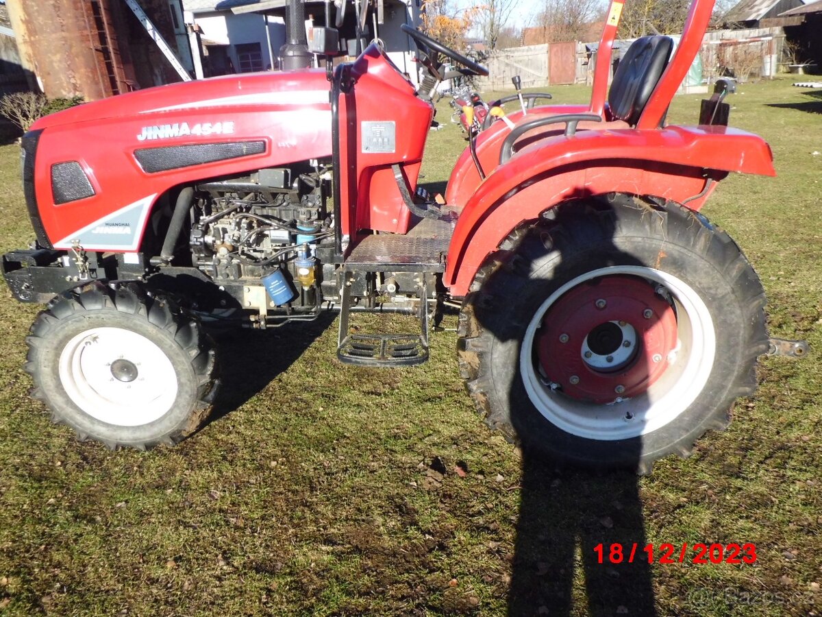 Malotraktor jinma