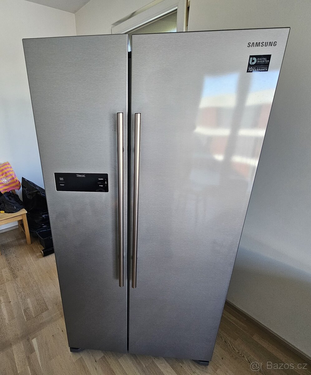 Americká lednice s mrazákem Samsung RS57K4005SA