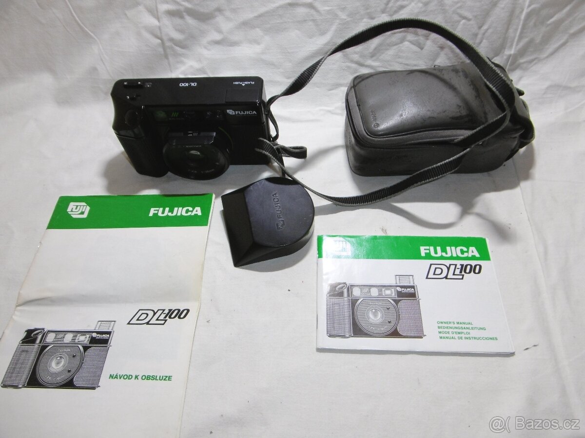 starý fotoaparát foťák Fujica