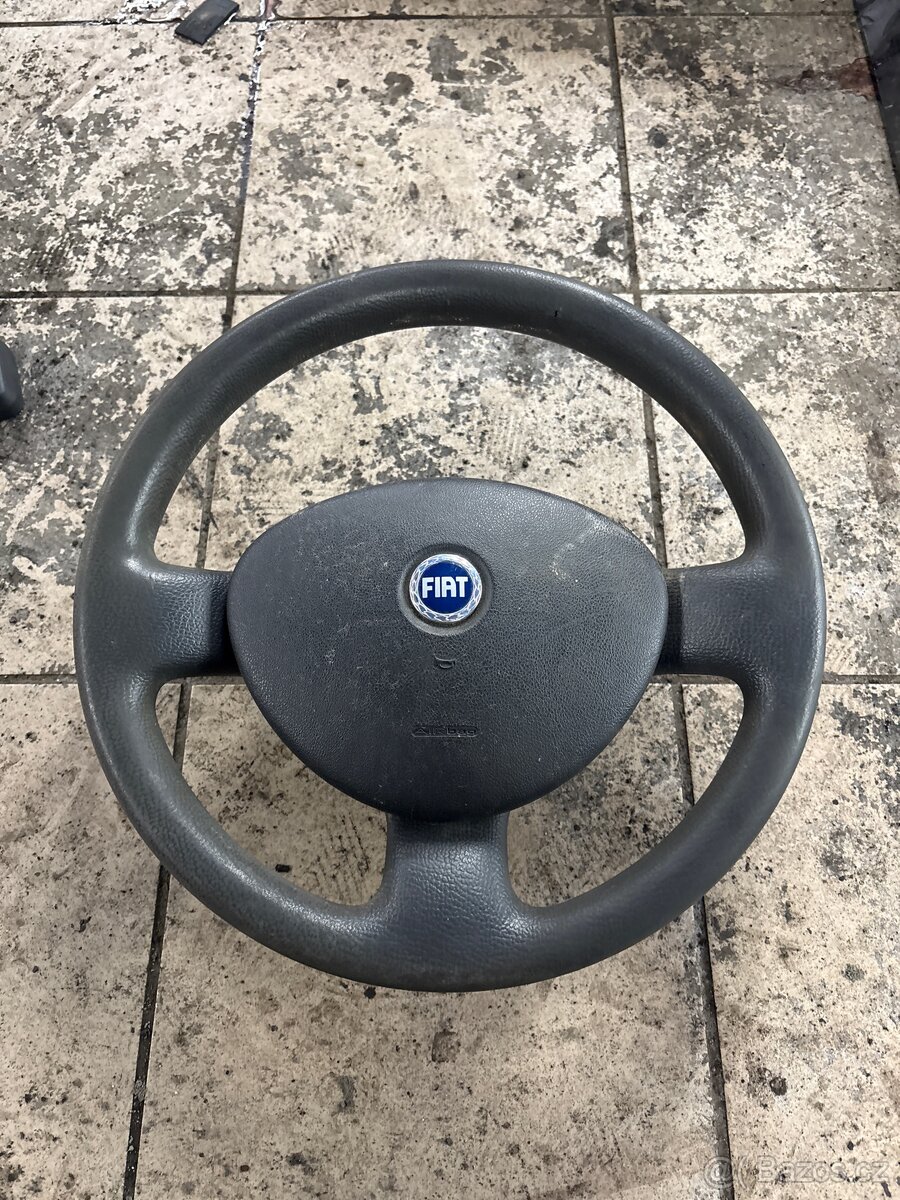 Fiat punto 2 volant s airbagem