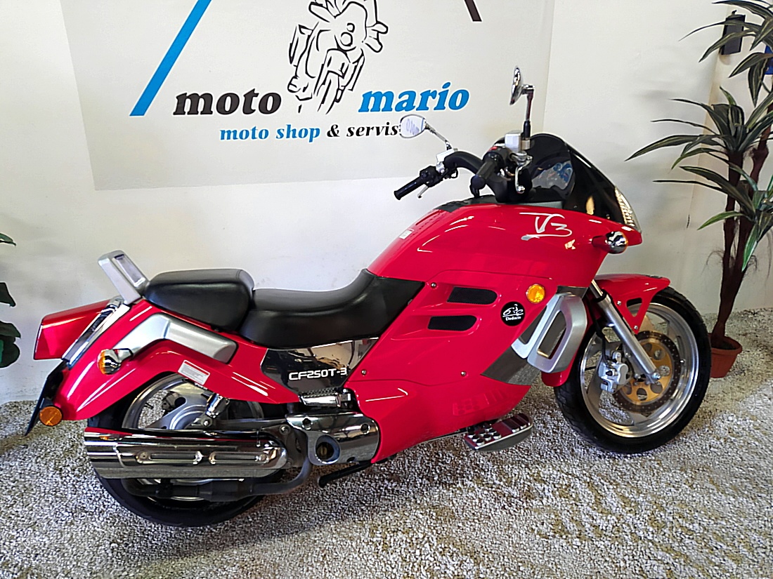 Retro Skutr-chopper CF 250 V3 jen 14.tis.KM Výrobní STAV