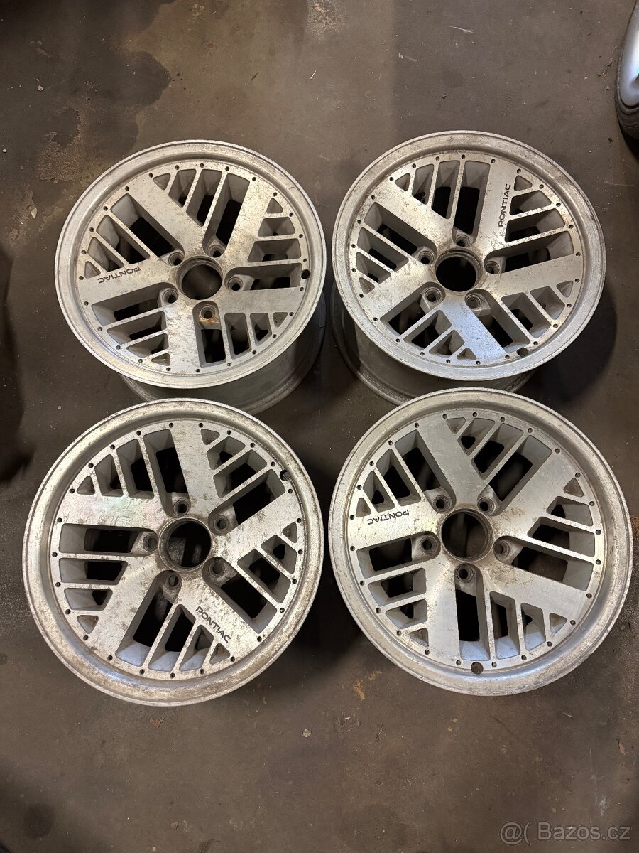 Pontiac Firebird R16x8