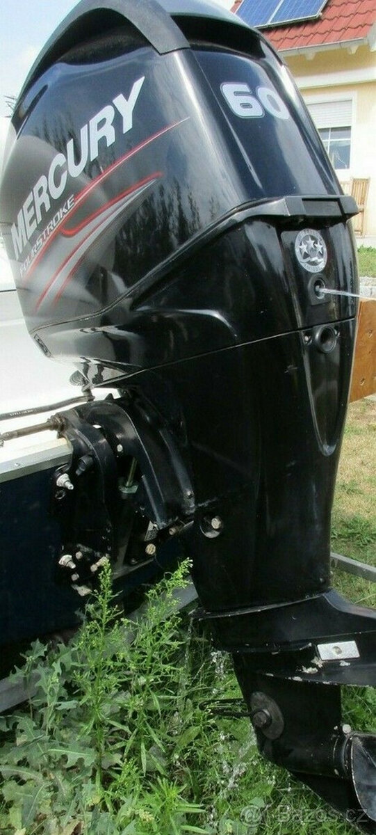 Závěsný motor Mercury 60 HP, čtyřtaktní motor s dlouhou hříd