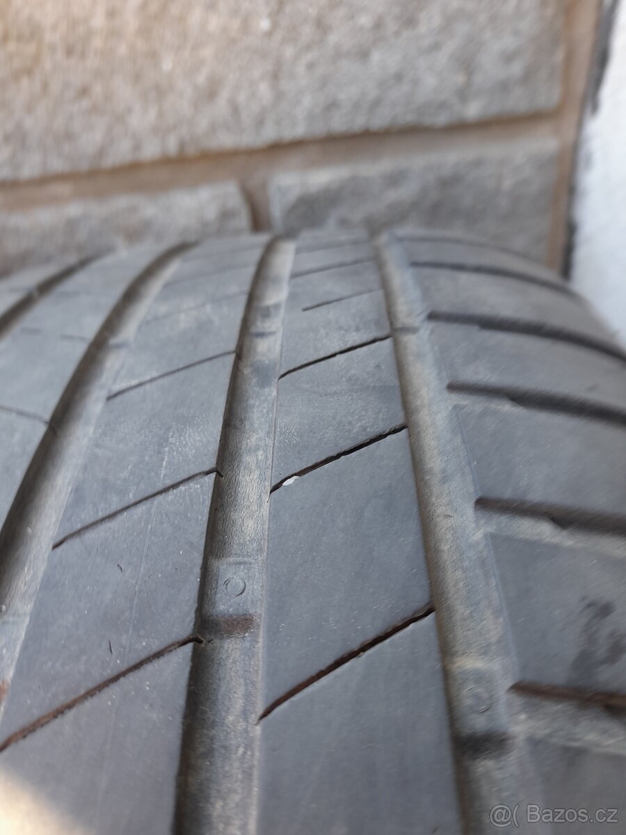 Letní pneu 215/55/17