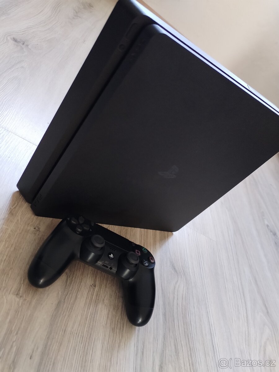 PlayStation 4 Slim