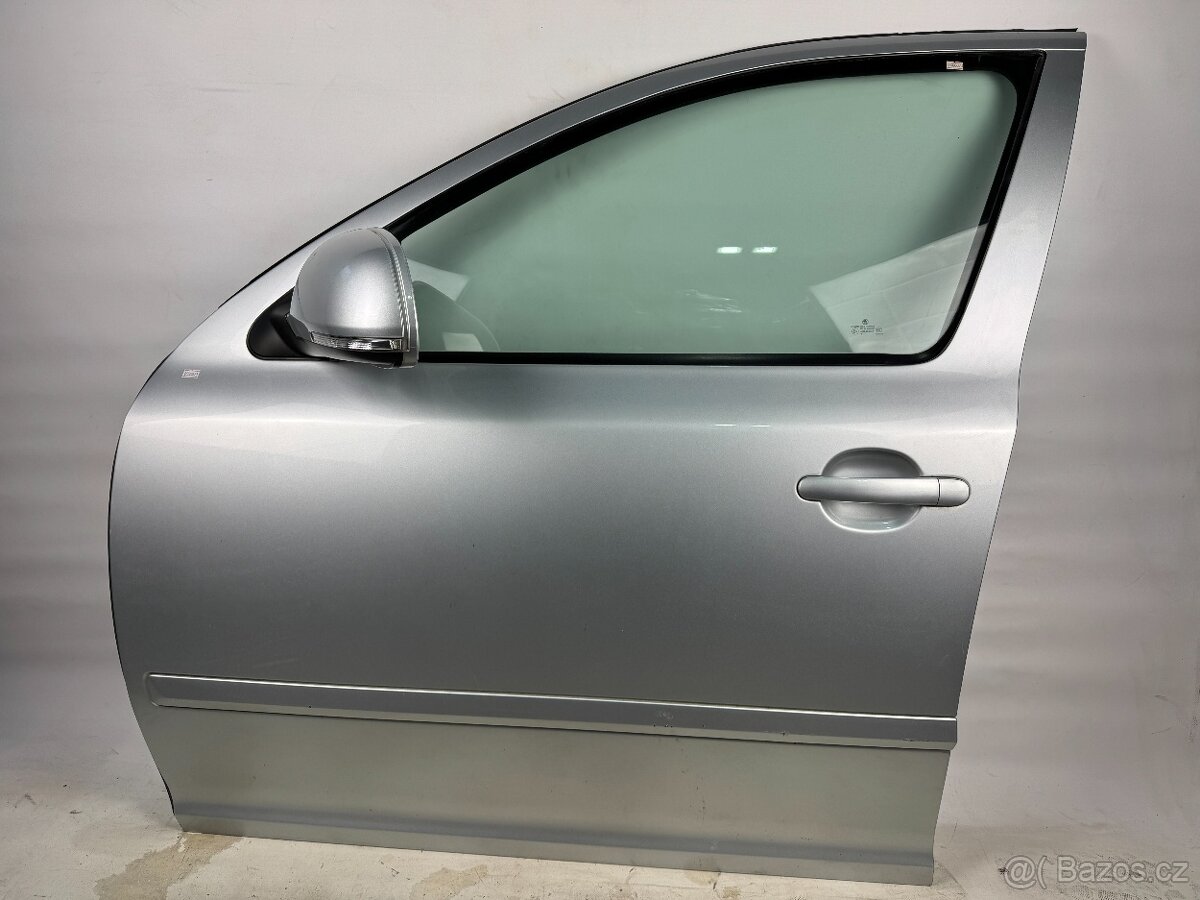 Dveře Škoda Octavia II , levé přední, kód barvy LA7W