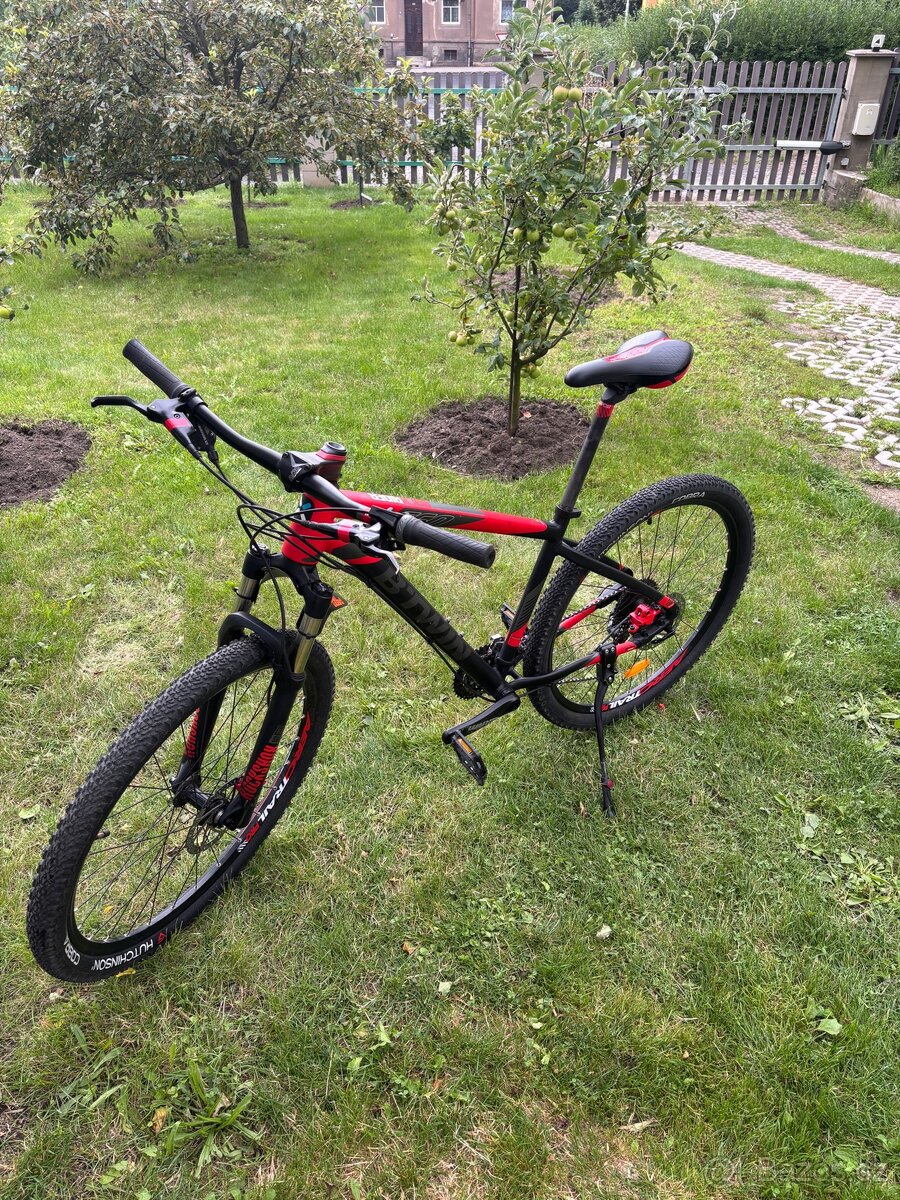 Horské kolo Rockrider 560