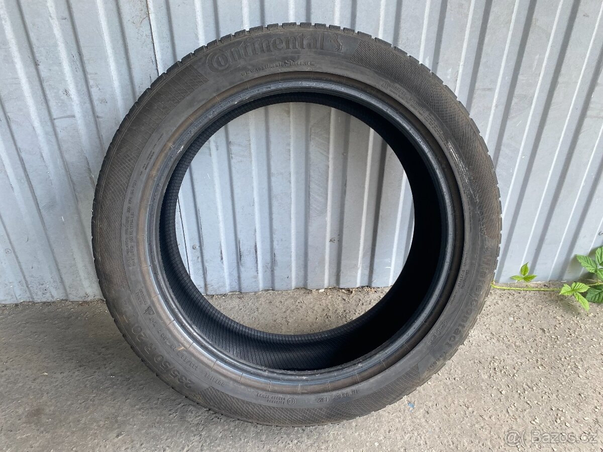 Zimní pneu Continental 235/50 R20 100T