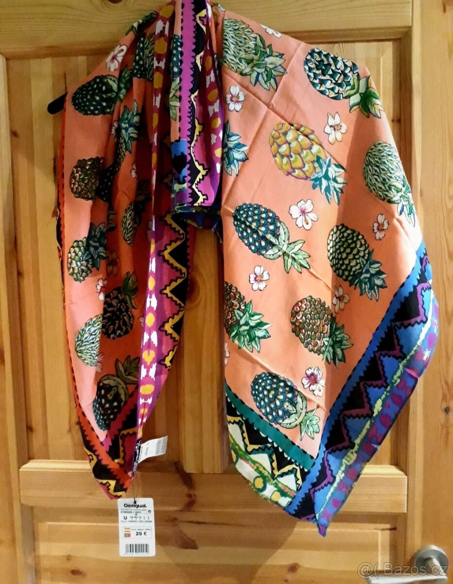 Nový dámský značkový šátek šála i pareo desigual s ananasy