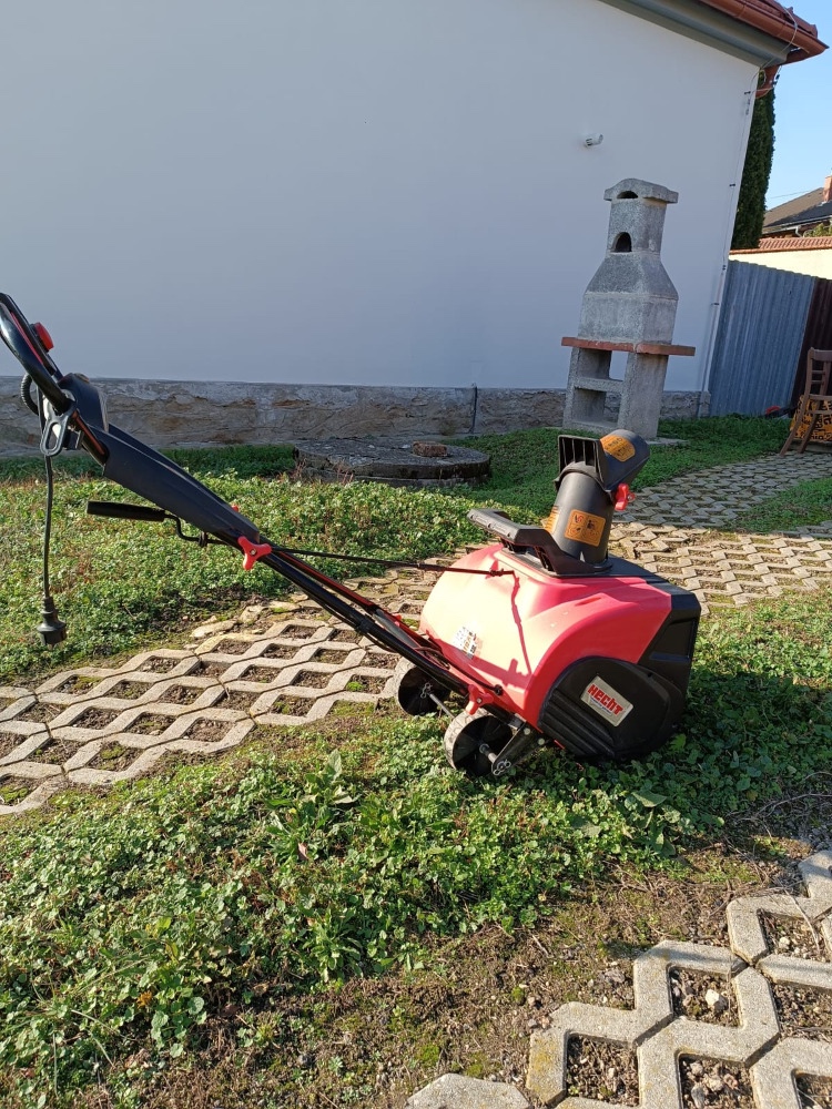 Sněhová fréza Hecht 9201 E