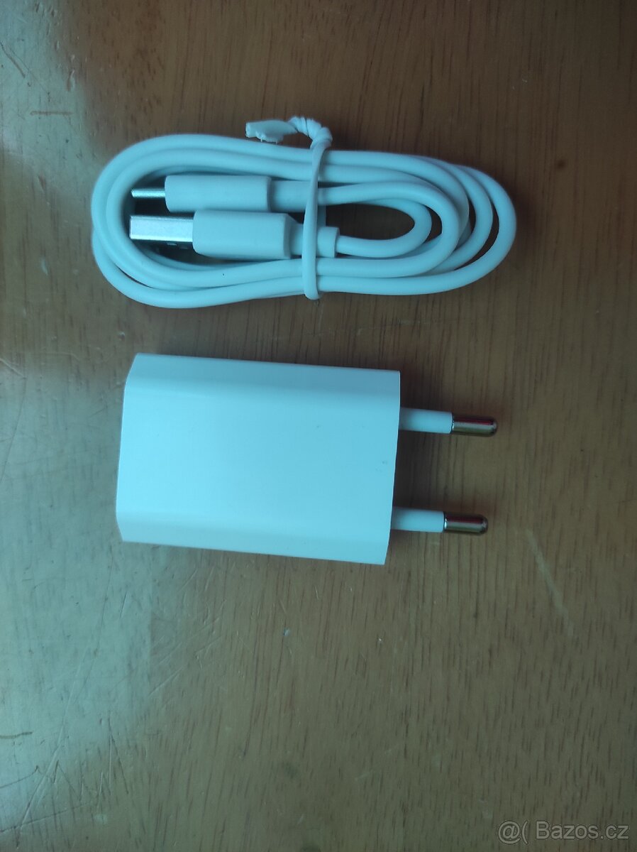 Nabíječka s kabelem