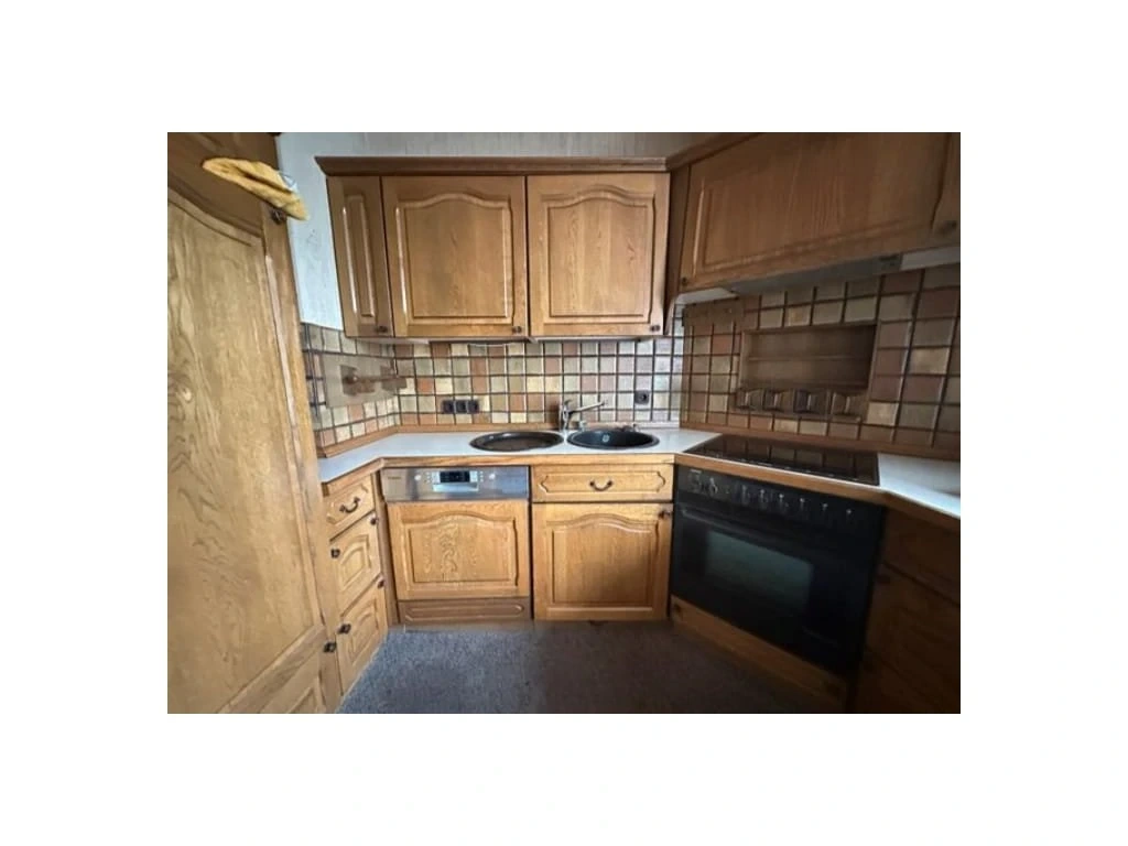 Dubová rustikální kuchyňská linka včetně spotřebičů,5045