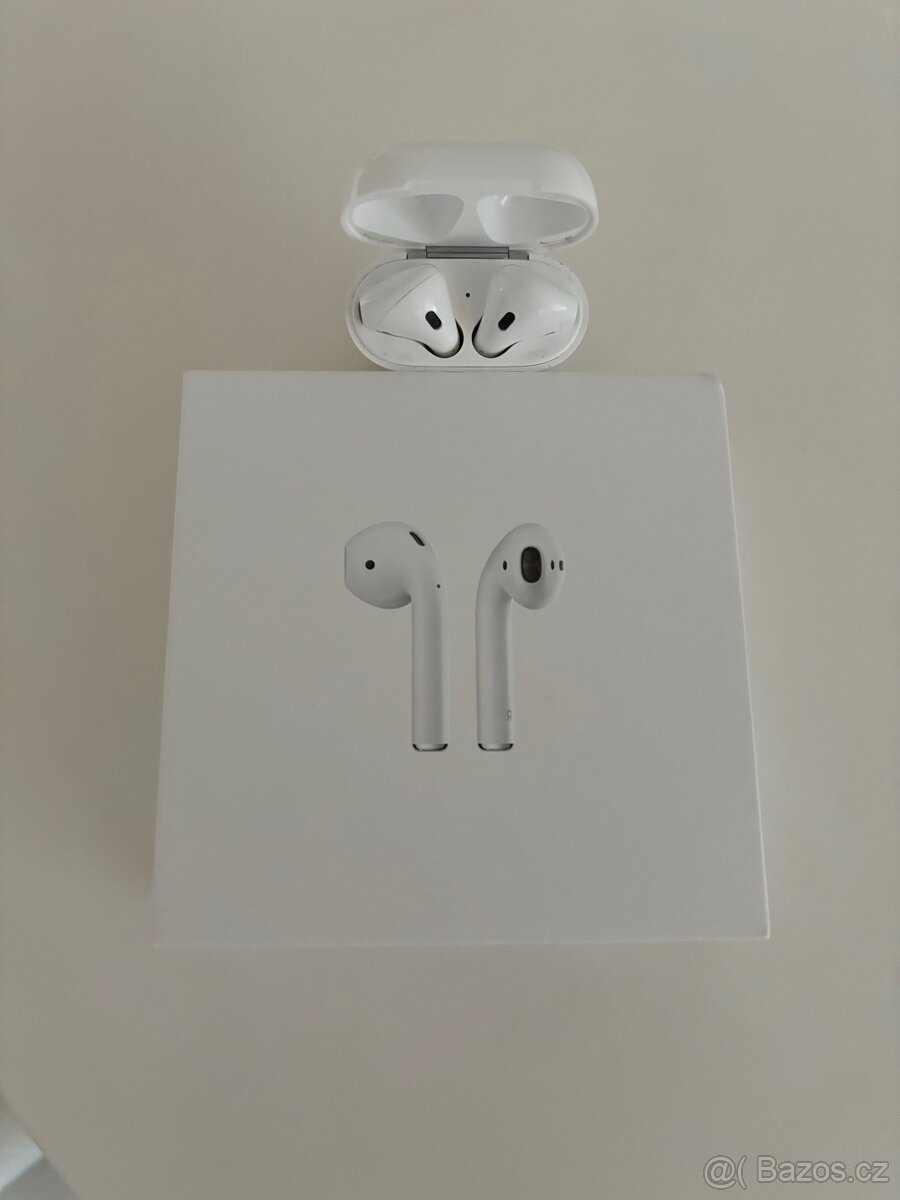 AirPods Apple 2 generace