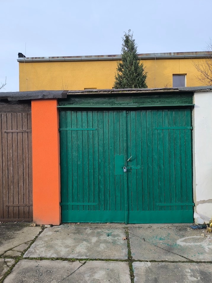 Garáž ve Strašnicích