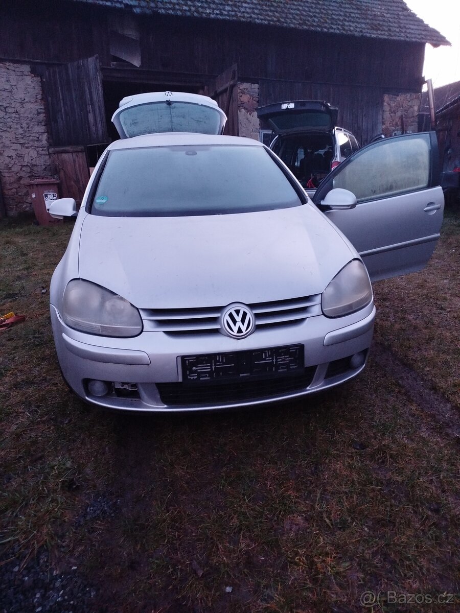 Náhradní díly z vozu Golf V 1.6 Fsi