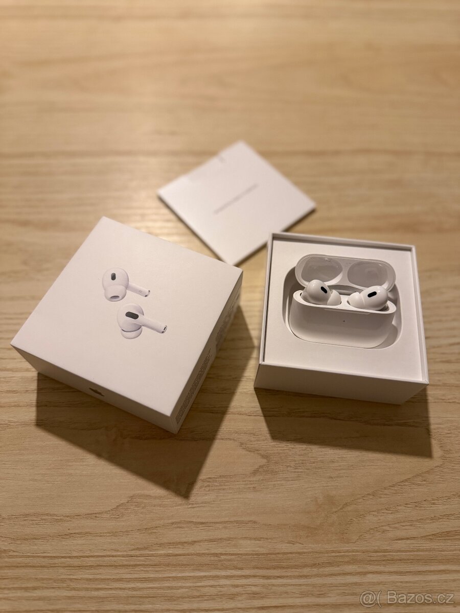 Apple AirPods Pro (2. generace) s MagSafe pouzdrem (USB-C)