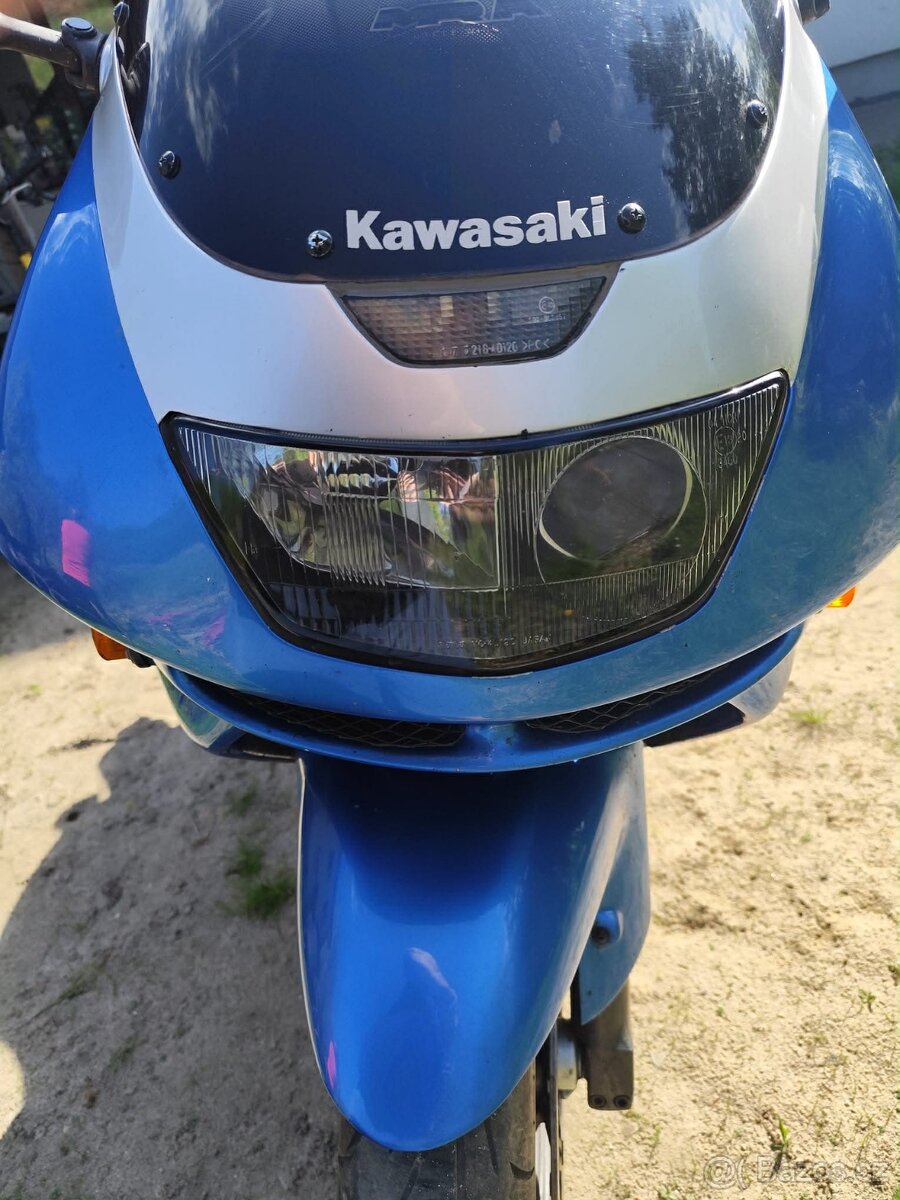 Kawasaki Ninja ZX9R