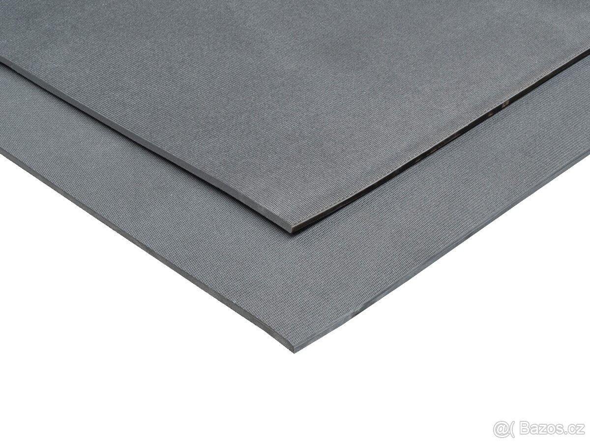 Podlahoviny do přepravníků pro koně