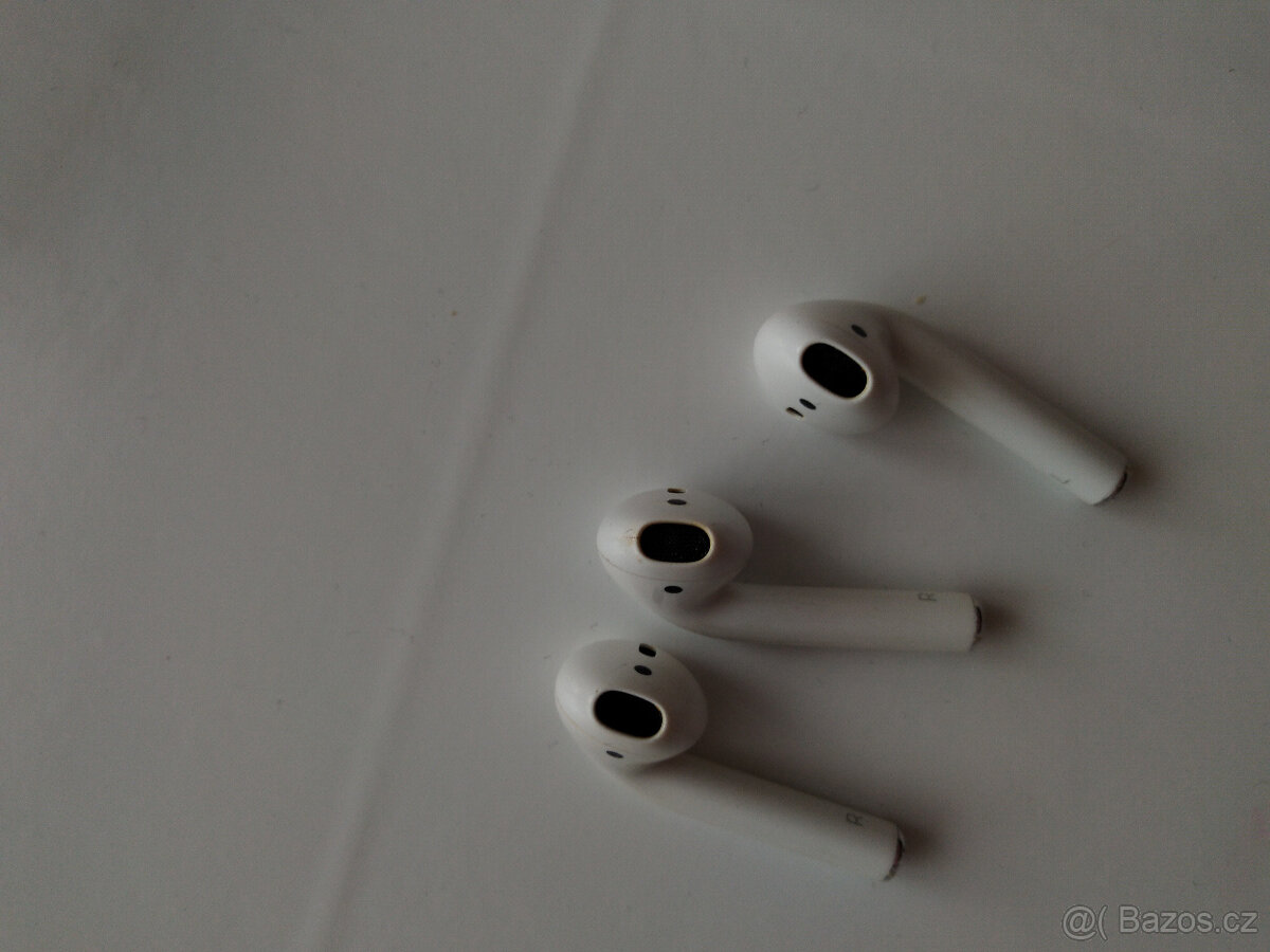 Apple AirPods (1. generace)